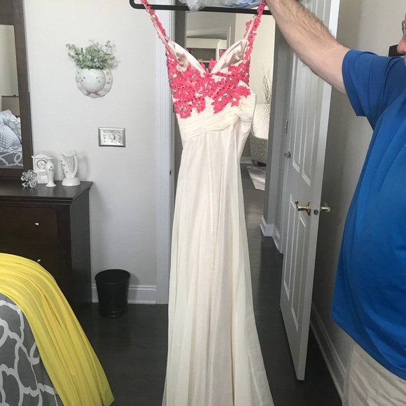 Prom DRESS - Picture 1 of 2